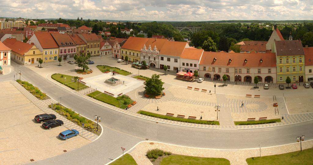 Pštrossova Vila - u klášterní zahrady Bechyně Esterno foto
