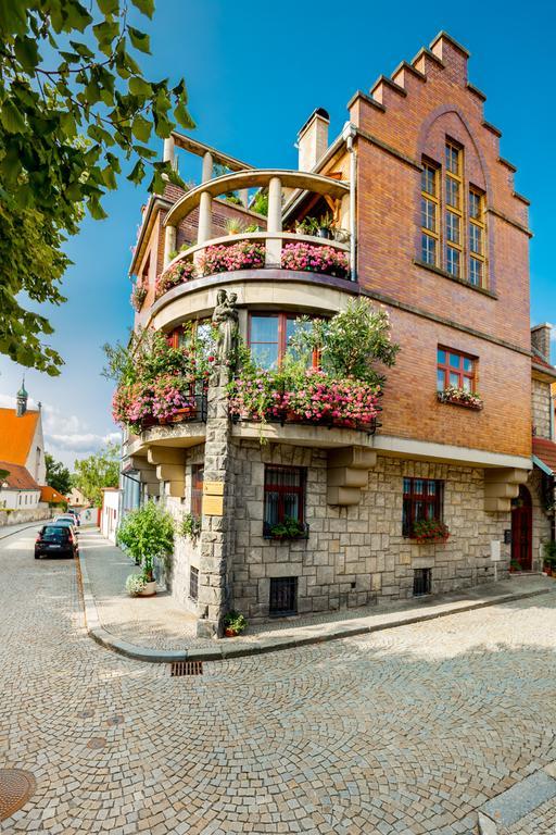 Pštrossova Vila - u klášterní zahrady Bechyně Esterno foto