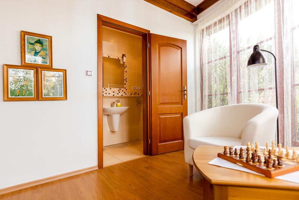 Pštrossova Vila - u klášterní zahrady Bechyně Esterno foto