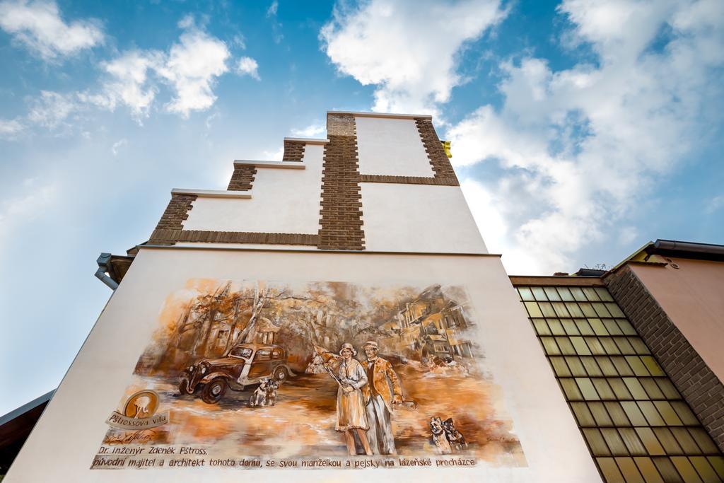 Pštrossova Vila - u klášterní zahrady Bechyně Esterno foto