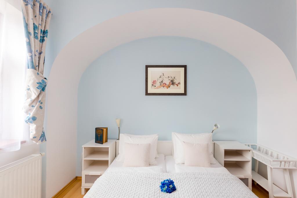 Pštrossova Vila - u klášterní zahrady Bechyně Esterno foto