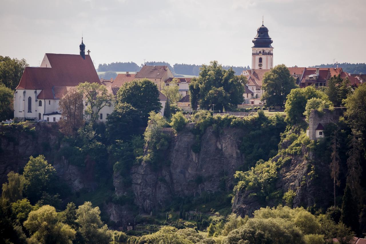 Pštrossova Vila - u klášterní zahrady Bechyně Esterno foto